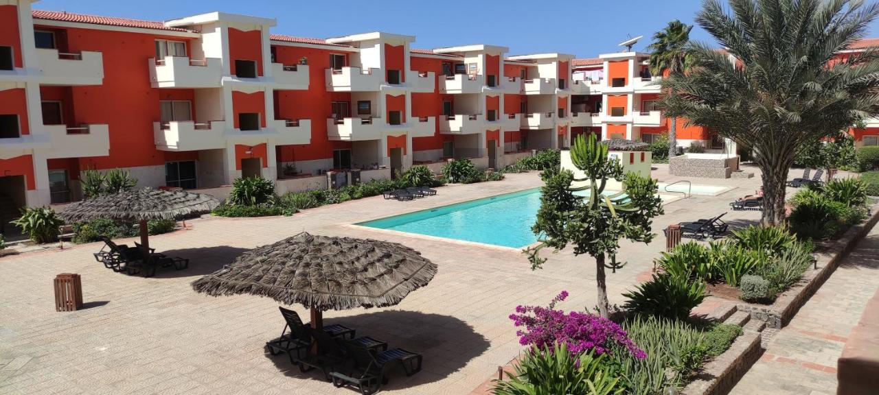 Sal Service Red Moradias Residence With Pool Santa Maria Exterior photo